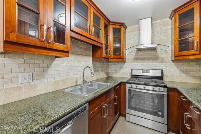 Detail Gallery Image 12 of 33 For 3220 Altura Ave #220,  Glendale,  CA 91214 - 1 Beds | 1 Baths