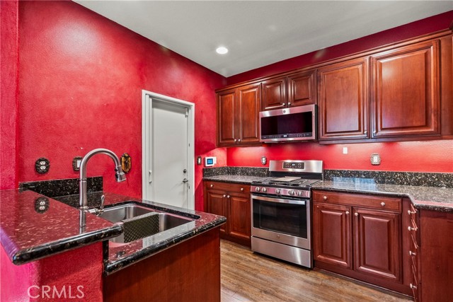19539 Laroda, Saugus CA: https://media.crmls.org/medias/524038b7-eba6-4154-8d19-19ea93b96e6a.jpg