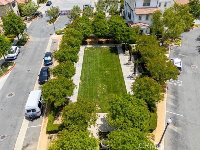 21851 Moveo Drive, Saugus CA: https://media.crmls.org/medias/52405568-38cf-45e8-8135-5c713c09ef75.jpg