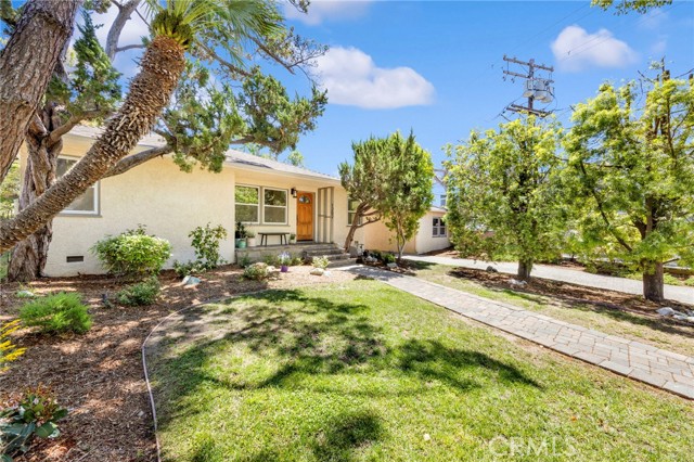 Detail Gallery Image 3 of 31 For 1202 Bruce Ave, Glendale,  CA 91202 - 2 Beds | 2 Baths