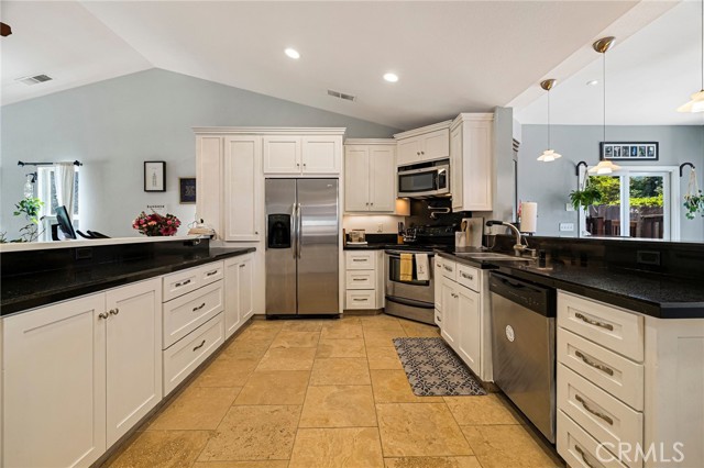 Detail Gallery Image 13 of 58 For 13 Avante, Chico,  CA 95973 - 3 Beds | 2 Baths