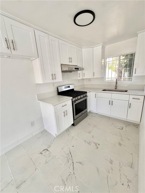 Detail Gallery Image 1 of 11 For 4172 Dorsey St, Los Angeles,  CA 90011 - 3 Beds | 2 Baths