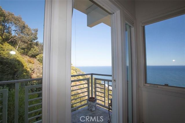 Detail Gallery Image 41 of 55 For 20700 Rockpoint Way, Malibu,  CA 90265 - 4 Beds | 3/1 Baths