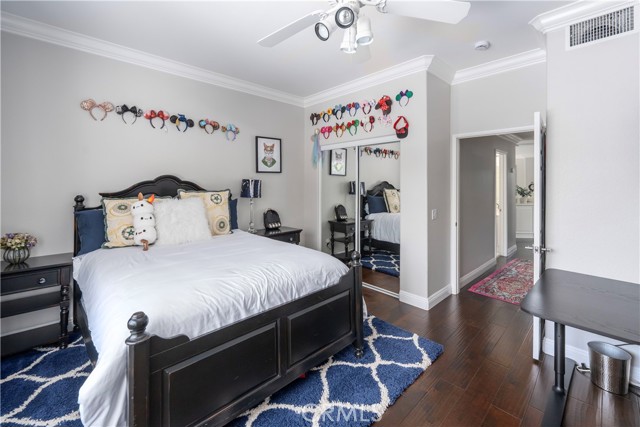 27705 Essex Place, Valencia CA: https://media.crmls.org/medias/524366ea-8363-4e7a-82c2-537c244b722e.jpg