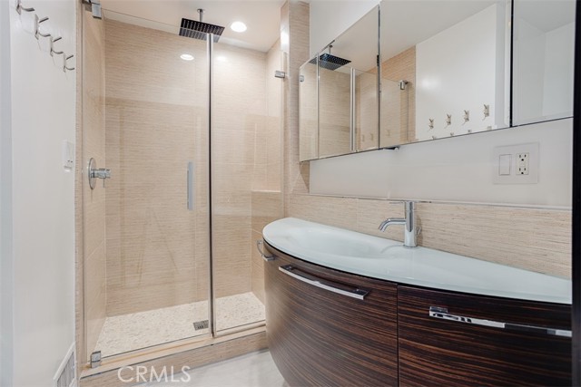 11354 Sunshine Terrace, Studio City CA: https://media.crmls.org/medias/52446178-9151-41c8-9cf4-c548911105fe.jpg