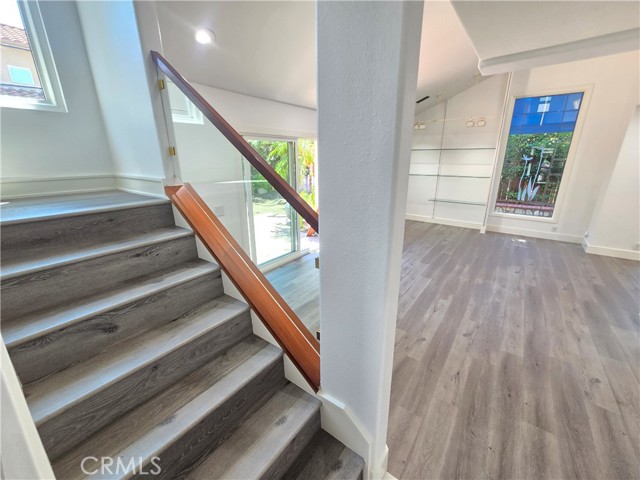 2524 Elden Avenue, Costa Mesa CA: https://media.crmls.org/medias/52458894-749a-411f-94d0-343dfedc43e0.jpg