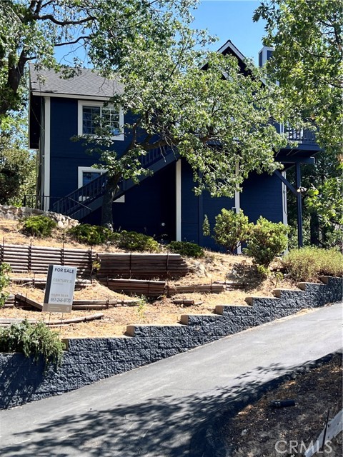 28833 Manitoba Drive, Lake Arrowhead CA: https://media.crmls.org/medias/5245a4d1-b6df-4de3-af4c-e60aafeec556.jpg