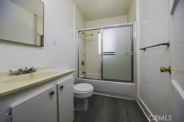 2292 Euclid Avenue, Long Beach CA: https://media.crmls.org/medias/5245f869-6ff7-4b12-a111-794eb4c983f0.jpg