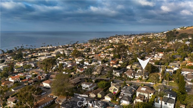 432 Holly Street, Laguna Beach CA: https://media.crmls.org/medias/52462420-3a89-4cb7-8e9c-730ed8ef306a.jpg