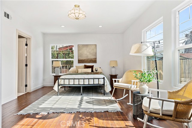 229 S Kingsley Drive, Los Angeles CA: https://media.crmls.org/medias/52464202-d576-4014-8c5a-c1dce58a1526.jpg
