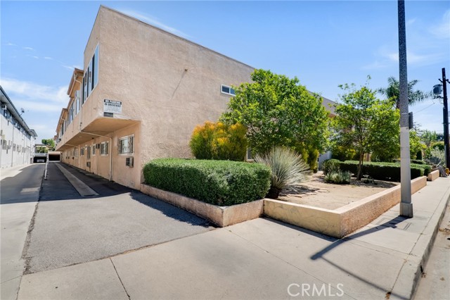2 Bed Home for Sale in Valley Village, California