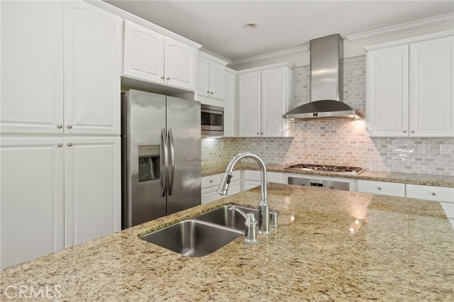 Detail Gallery Image 4 of 28 For 142 Yellow, Irvine,  CA 92618 - 4 Beds | 3 Baths
