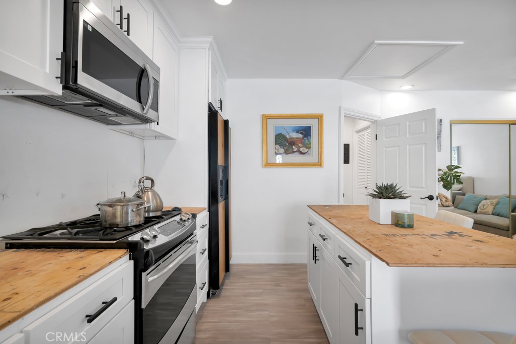 https://media.crmls.org/medias/524841f9-8ad5-47ab-b4b4-8880b5e04d72.jpg?preset=X-Large