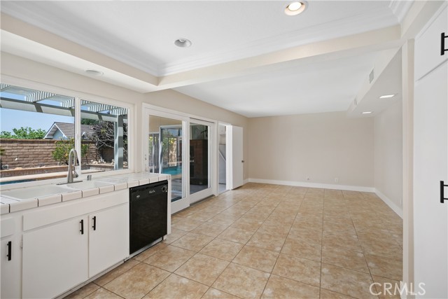 25702 Nugget, Lake Forest CA: https://media.crmls.org/medias/524847a0-b6a7-4973-937f-c3d4f31d27a0.jpg