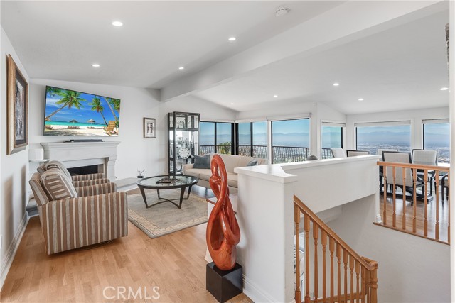 3300 Crownview Drive, Rancho Palos Verdes CA: https://media.crmls.org/medias/524866bb-aeb3-4489-ac37-ab11b6da2e1b.jpg