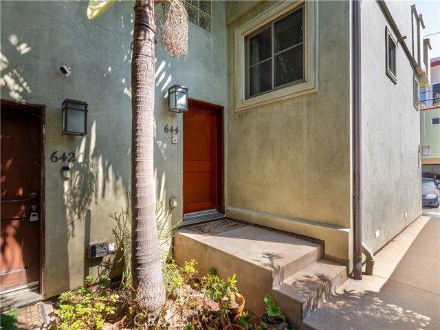 Detail Gallery Image 3 of 35 For 644 Hermosa Ave, Hermosa Beach,  CA 90254 - 3 Beds | 2/1 Baths