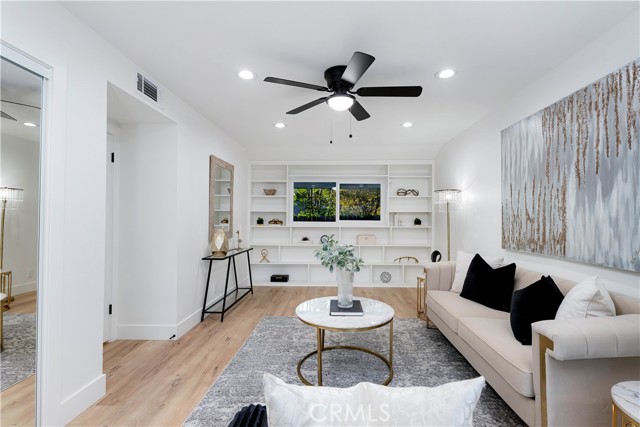 Detail Gallery Image 18 of 39 For 1061 Colby Cir, Thousand Oaks,  CA 91362 - 4 Beds | 3 Baths