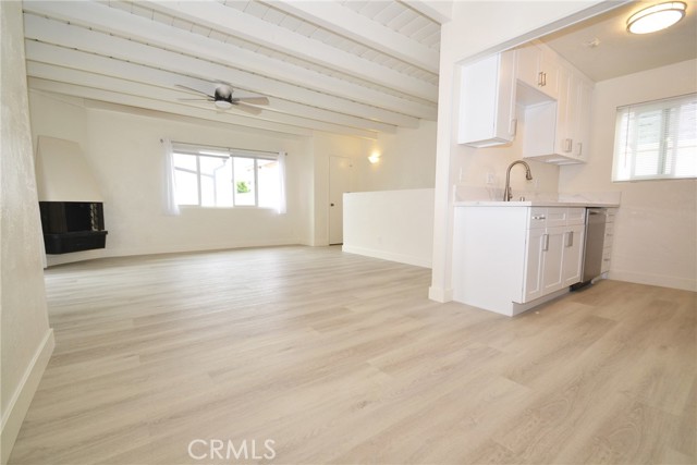 Detail Gallery Image 1 of 1 For 2614 Carnegie Ln #APT 2,  Redondo Beach,  CA 90278 - 1 Beds | 1 Baths
