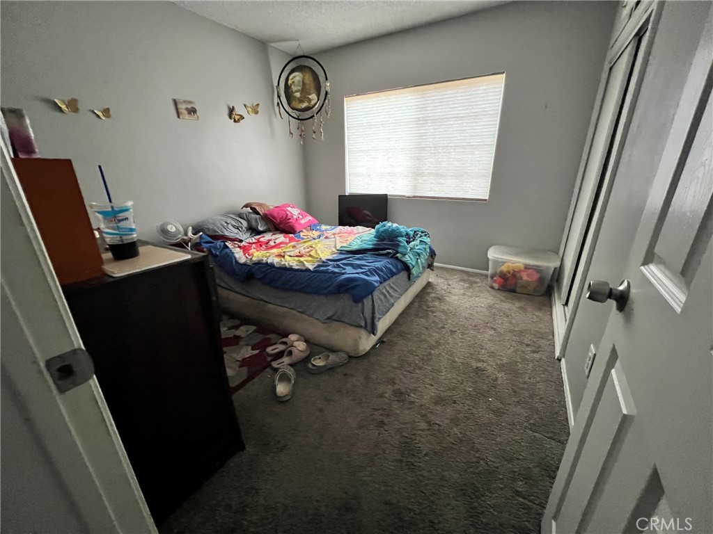 https://media.crmls.org/medias/5249b940-53ff-4b95-a7b5-2c1c3647f9d2.jpg?preset=X-Large