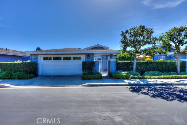 Detail Gallery Image 9 of 55 For 3621 Geranium, Corona Del Mar,  CA 92625 - 2 Beds | 2 Baths