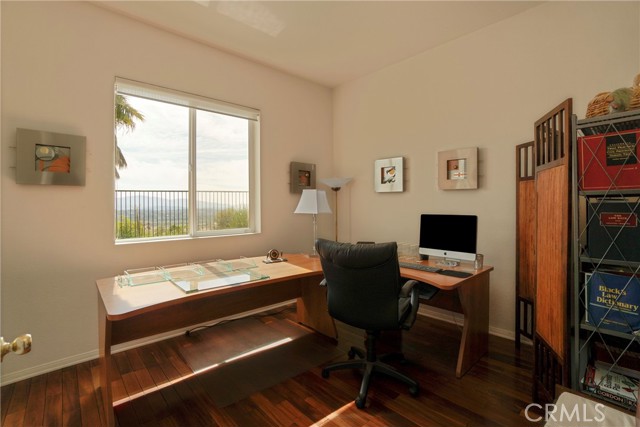 Detail Gallery Image 18 of 46 For 24306 via La Casa, Valencia,  CA 91354 - 4 Beds | 3 Baths