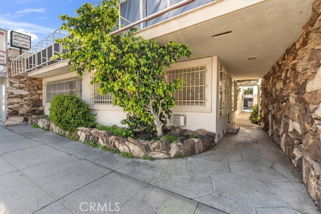  Commercial for Sale in Encino, California