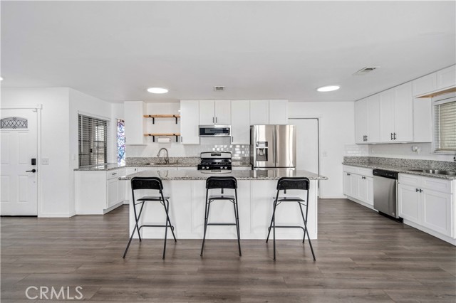 Detail Gallery Image 12 of 37 For 7881 Fernwood, California City,  CA 93505 - 3 Beds | 2 Baths