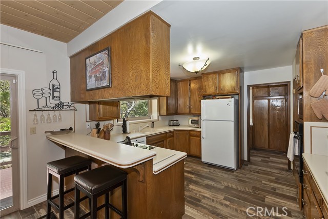 Detail Gallery Image 9 of 57 For 1249 Yellowstone Dr, Lake Arrowhead,  CA 92352 - 5 Beds | 3/2 Baths