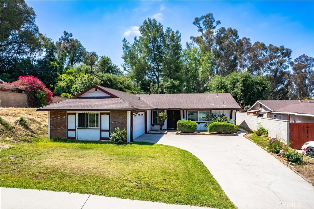 1510 E Newcrest Drive