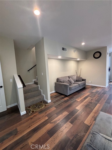 Detail Gallery Image 5 of 17 For 13901 Olive View Ln #57,  Sylmar,  CA 91342 - 3 Beds | 3 Baths