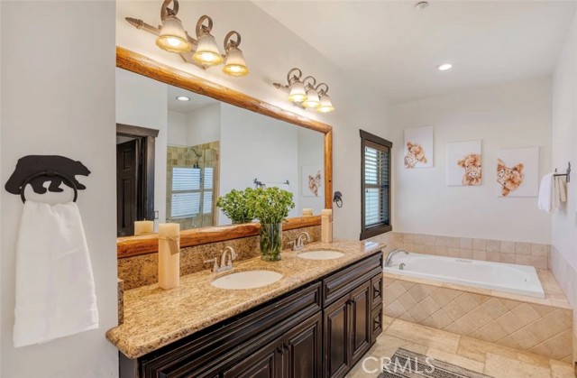 Detail Gallery Image 13 of 23 For 42521 Bear Loop North, Big Bear City,  CA 92314 - 4 Beds | 4/1 Baths