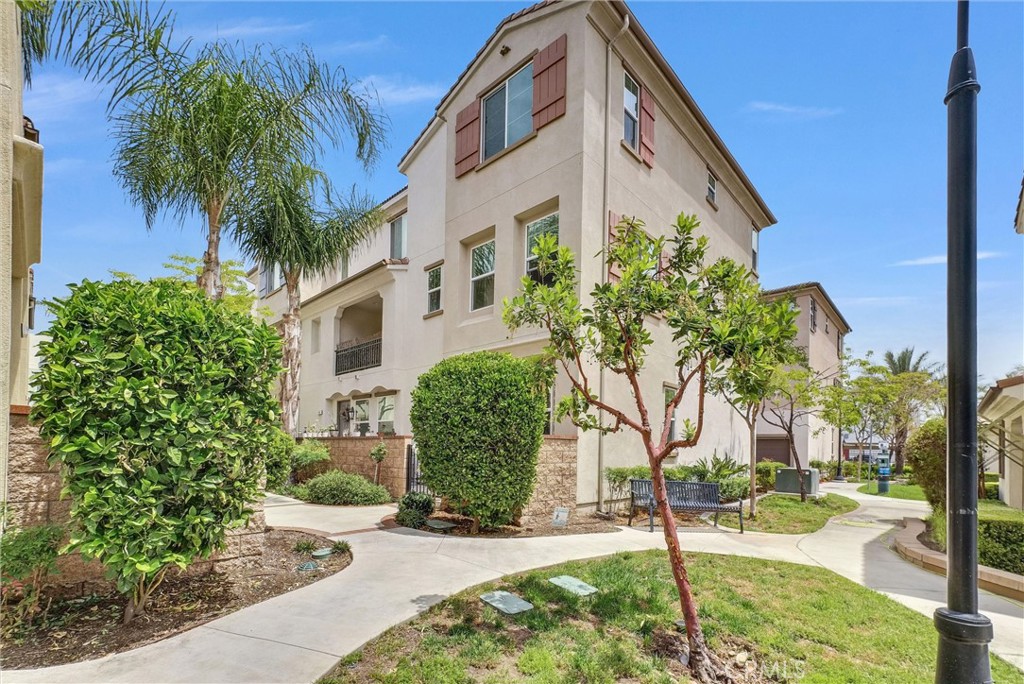 147 Royal Way
