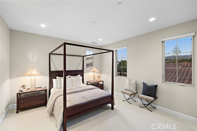 137 Sunset, Irvine CA: https://media.crmls.org/medias/5250634a-2f0e-4e21-bd0f-aec69c17e465.jpg