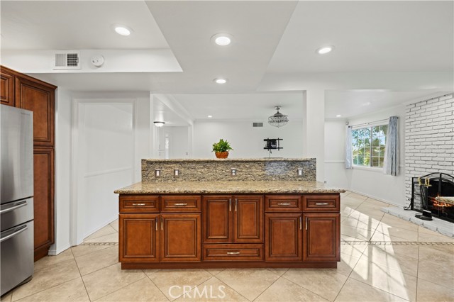 10685 Ledeen Drive, Lakeview Terrace CA: https://media.crmls.org/medias/5250a37e-3896-422c-abfc-454e3e0ac0e1.jpg