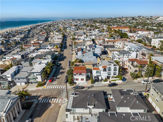 207 16th Street, Hermosa Beach CA: https://media.crmls.org/medias/52512069-48a3-4c0c-9340-20c4b4571ca9.jpg
