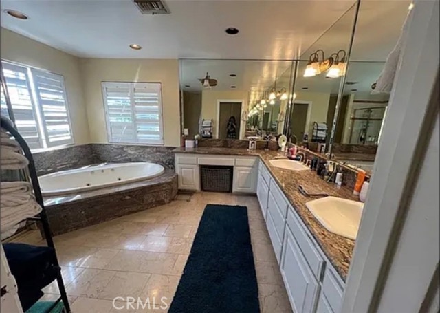 Detail Gallery Image 18 of 60 For 5224 Woodlake, Woodland Hills,  CA 91367 - 4 Beds | 3/1 Baths