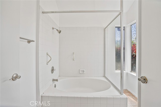 Detail Gallery Image 11 of 27 For 8308 Lakeside Dr, Jurupa Valley,  CA 92509 - 3 Beds | 2 Baths
