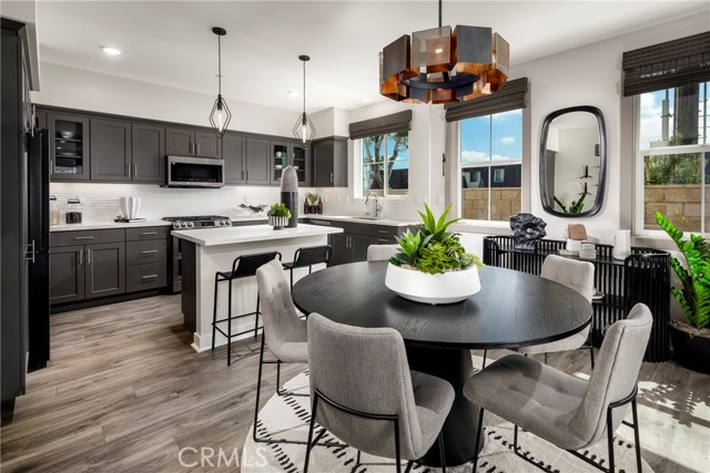 Detail Gallery Image 4 of 10 For 11733 Florence Ave, Santa Fe Springs,  CA 90670 - 4 Beds | 3 Baths