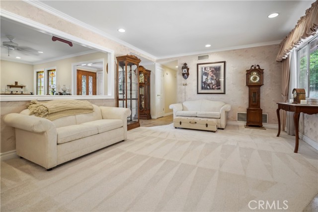 Detail Gallery Image 10 of 52 For 11300 Dulcet Ave, Porter Ranch,  CA 91326 - 5 Beds | 3 Baths