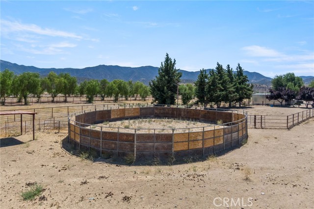 4333 Highway 33, New Cuyama CA: https://media.crmls.org/medias/5254503f-b320-4c47-8a0d-0a3deee7877f.jpg