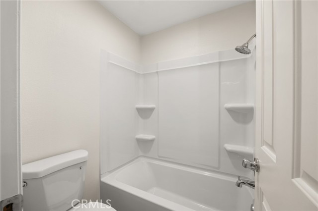 Image 19 of 35 For 8215 White Oak  19