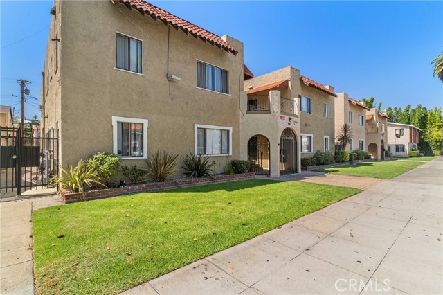 905 915 Cherry Avenue, Long Beach CA: https://media.crmls.org/medias/5254a12e-18cb-4019-a005-5d8ebfe9d790.jpg