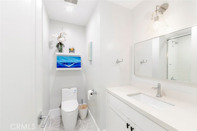 417 E Bay, Newport Beach CA: https://media.crmls.org/medias/5254fb6e-a84b-49e9-b427-77440e8900c4.jpg