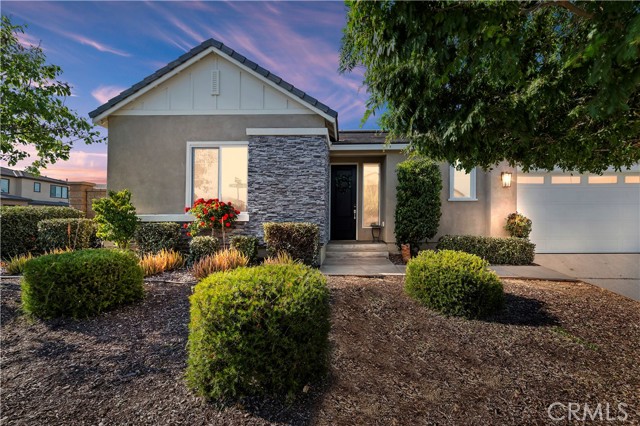 Detail Gallery Image 1 of 49 For 30572 Trumpet Vine Lane, Murrieta,  CA 92563 - 4 Beds | 2/1 Baths