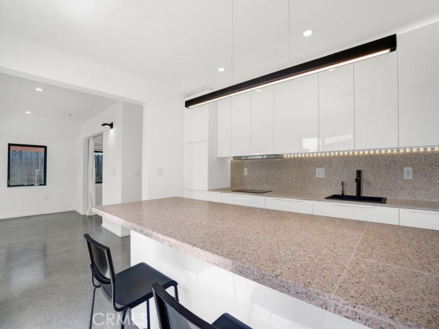31641 3rd Avenue, Laguna Beach CA: https://media.crmls.org/medias/525574df-f094-4c5d-8c88-16a91751dbfa.jpg