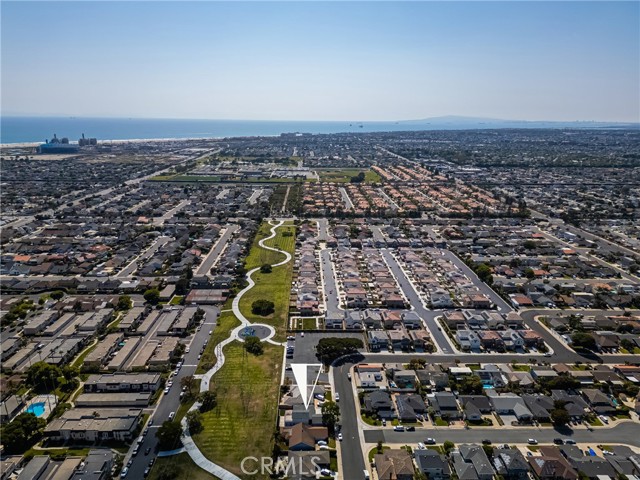 9802 Effingham Drive, Huntington Beach CA: https://media.crmls.org/medias/5256293b-27d6-4e96-9ecc-488743c74f00.jpg