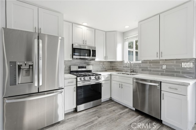 2516 185th, Redondo Beach CA: https://media.crmls.org/medias/5256ca41-0be4-4be5-9a27-f84300f33e06.jpg