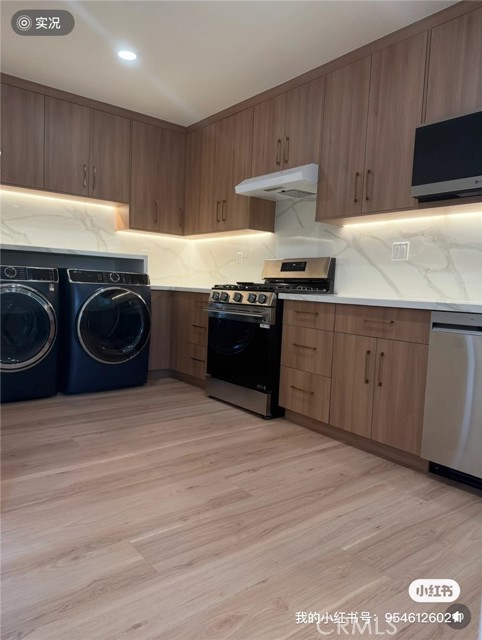 Detail Gallery Image 3 of 10 For 1234 N Ontario, Burbank,  CA 91505 - 3 Beds | 3 Baths