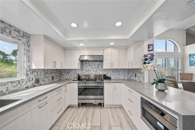 Detail Gallery Image 11 of 51 For 5156 Campo, Woodland Hills,  CA 91364 - 5 Beds | 4 Baths