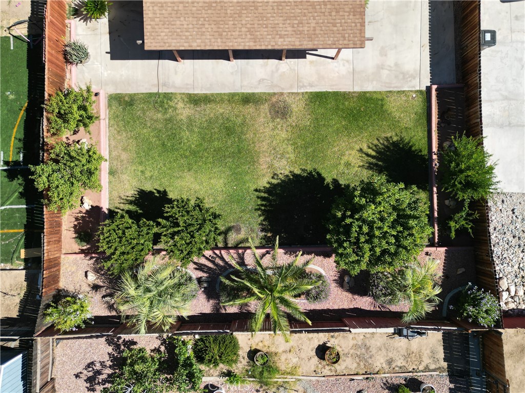 https://media.crmls.org/medias/52587378-19cf-477f-9d9e-9744b657e7d5.jpg?preset=X-Large